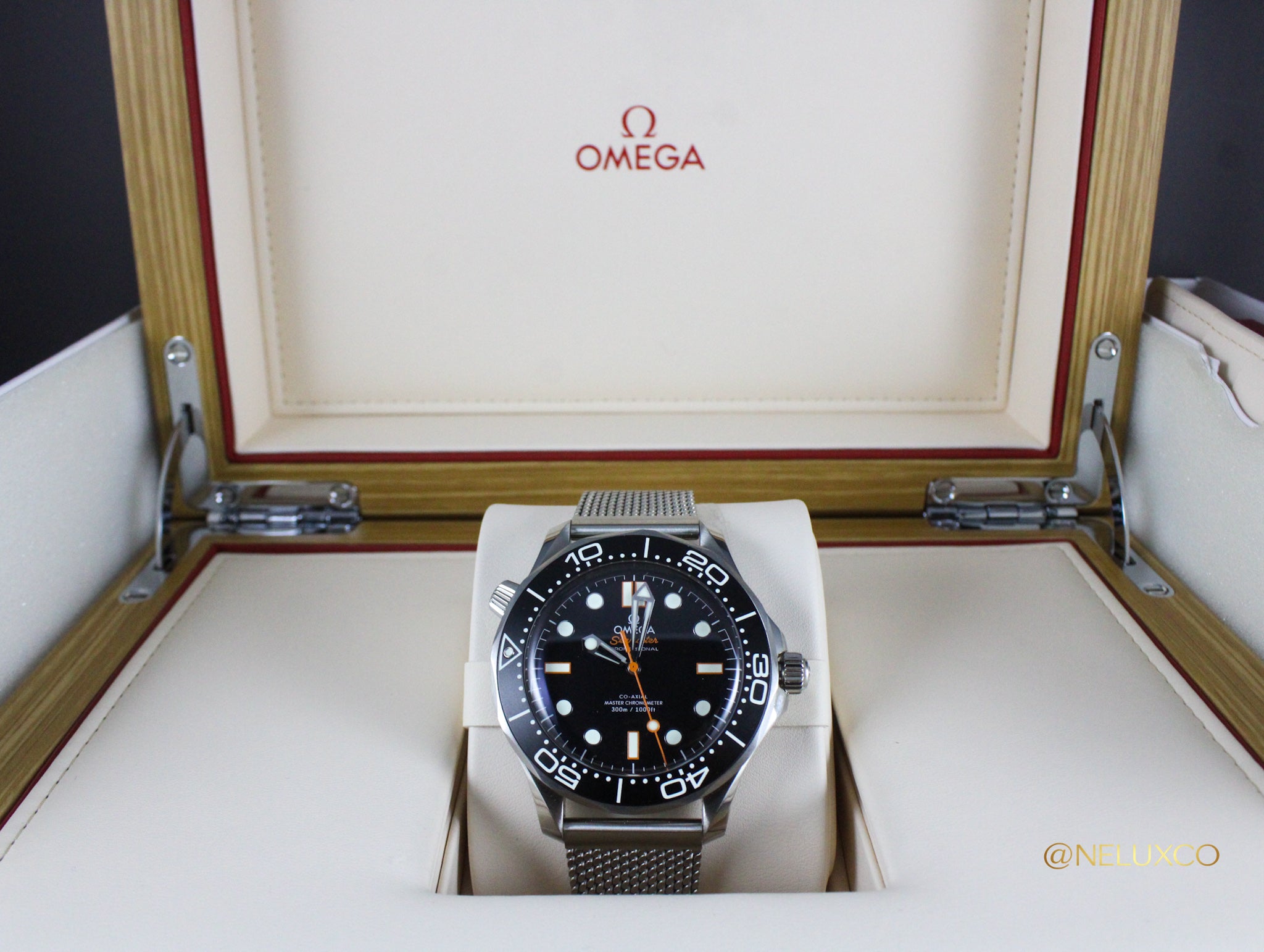 2025 Omega Seamaster Diver 300M 210.30.42.20.01.018 Full Set
