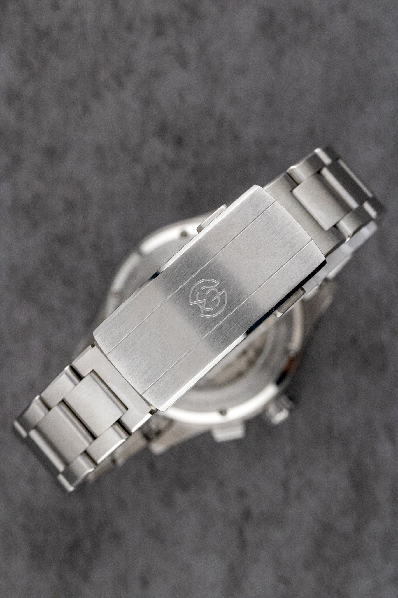 Henry Archer Vektor White Dial on Steel Tidslinje Complete