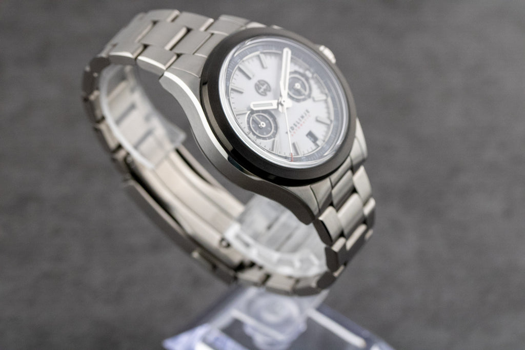 Henry Archer Vektor White Dial on Steel Tidslinje Complete