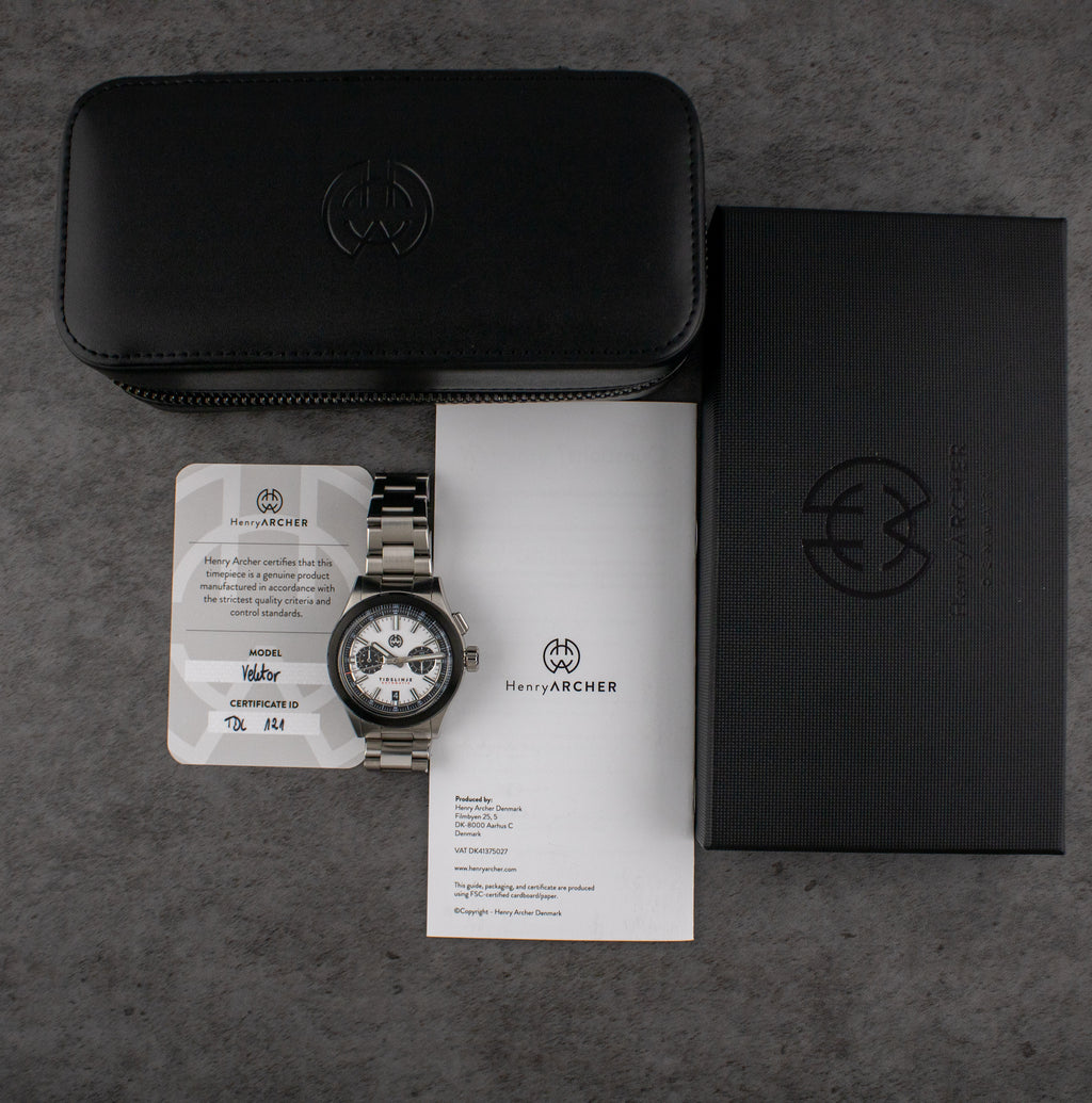 Henry Archer Vektor White Dial on Steel Tidslinje Complete