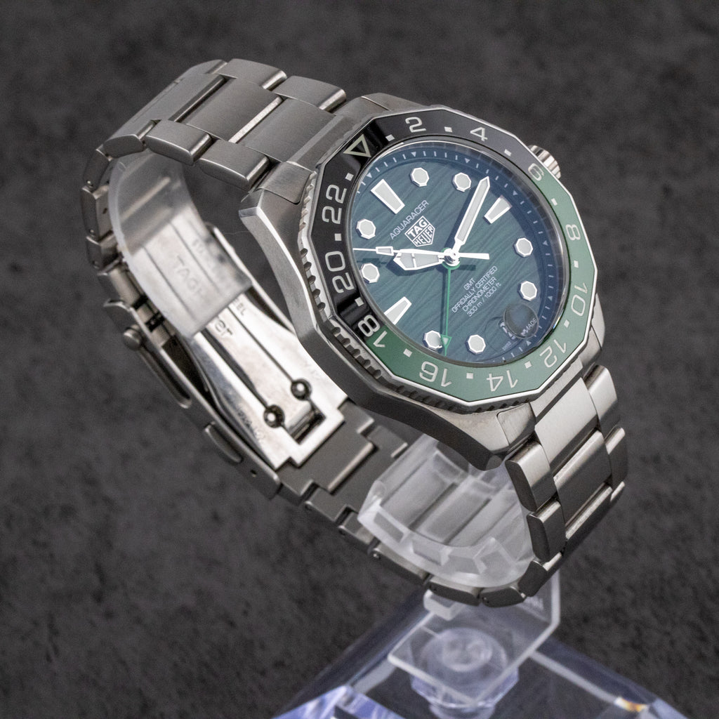 Tag Heuer Aquaracer Professional 300 GMT Automatic GMT Green Dial on Bracelet WBP5115.BA0013 Complete