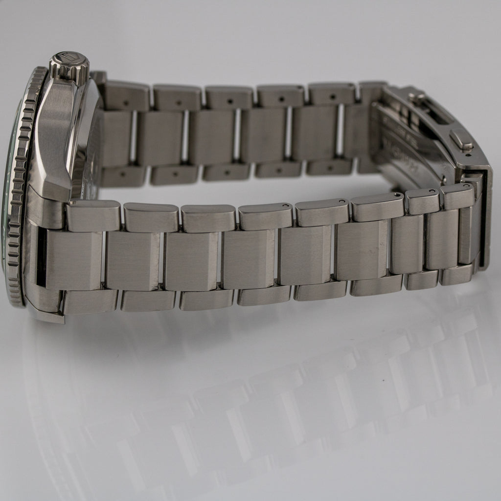 Tag Heuer Aquaracer Professional 300 GMT Automatic GMT Green Dial on Bracelet WBP5115.BA0013 Complete