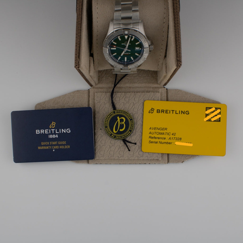 Breitling Avenger Automatic Green Dial on Bracelet A17328101L1X1 Complete