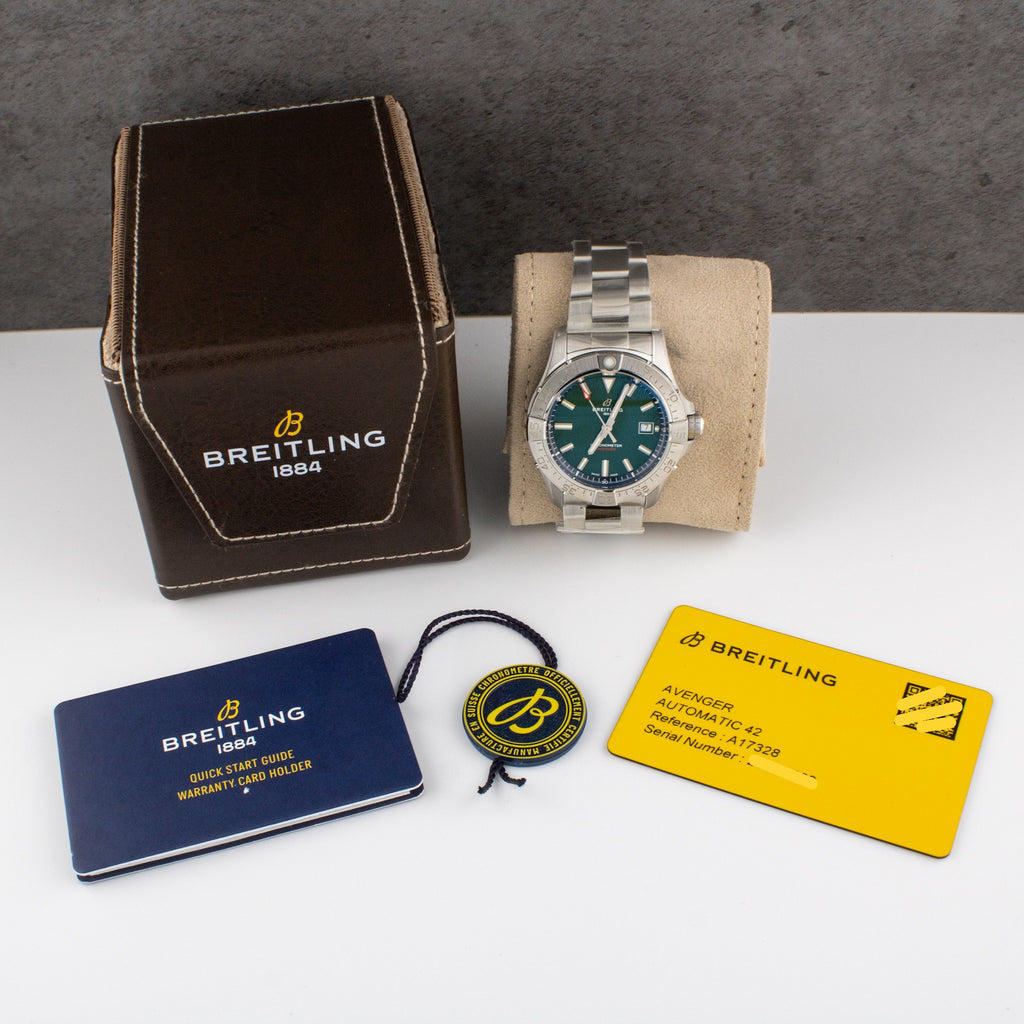 Breitling Avenger Automatic Green Dial on Bracelet A17328101L1X1 Complete