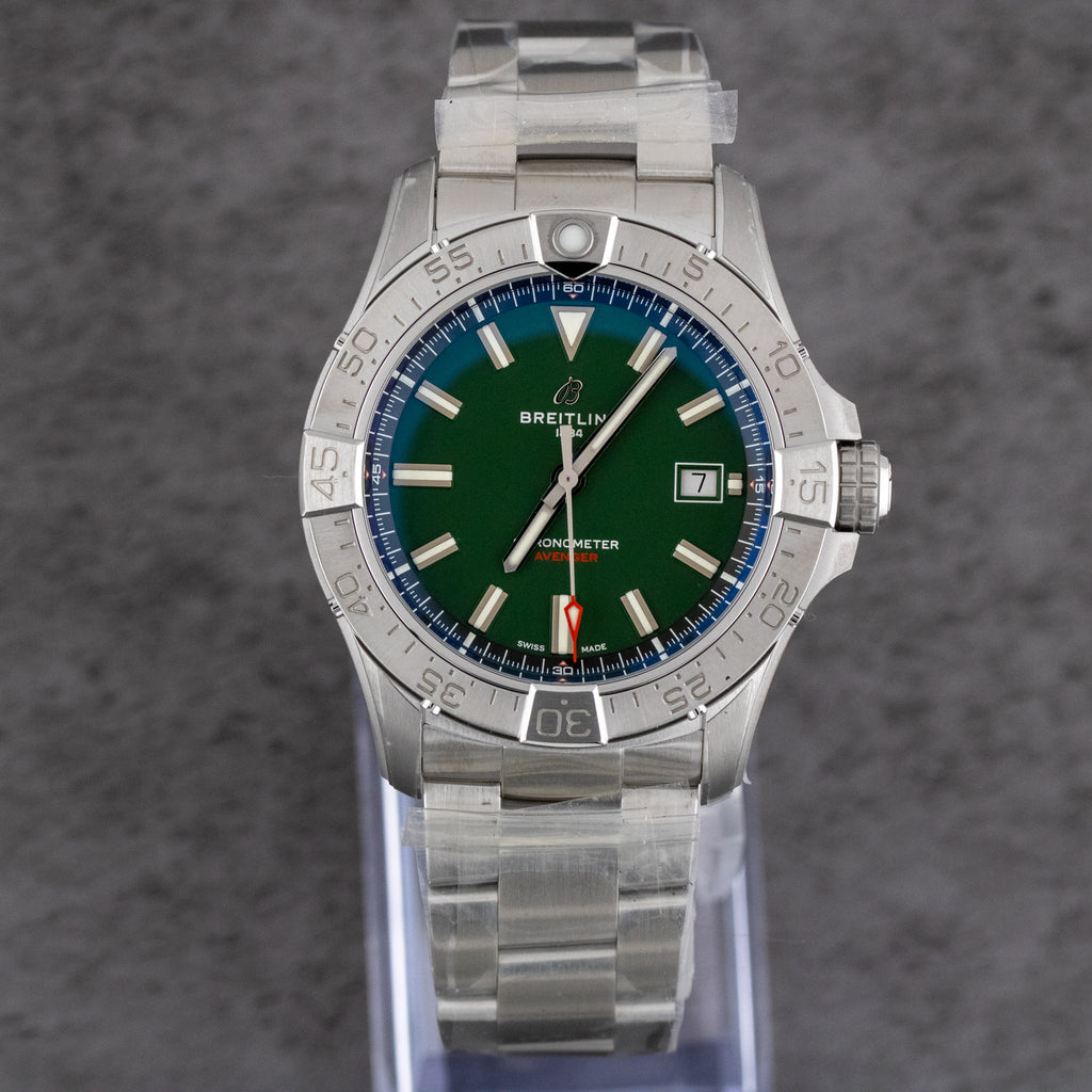 Breitling Avenger Automatic Green Dial on Bracelet A17328101L1X1 Complete