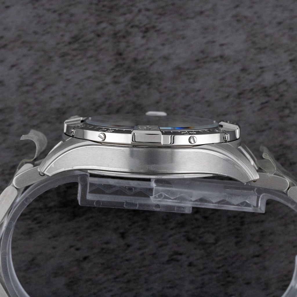 Breitling Avenger Automatic Green Dial on Bracelet A17328101L1X1 Complete