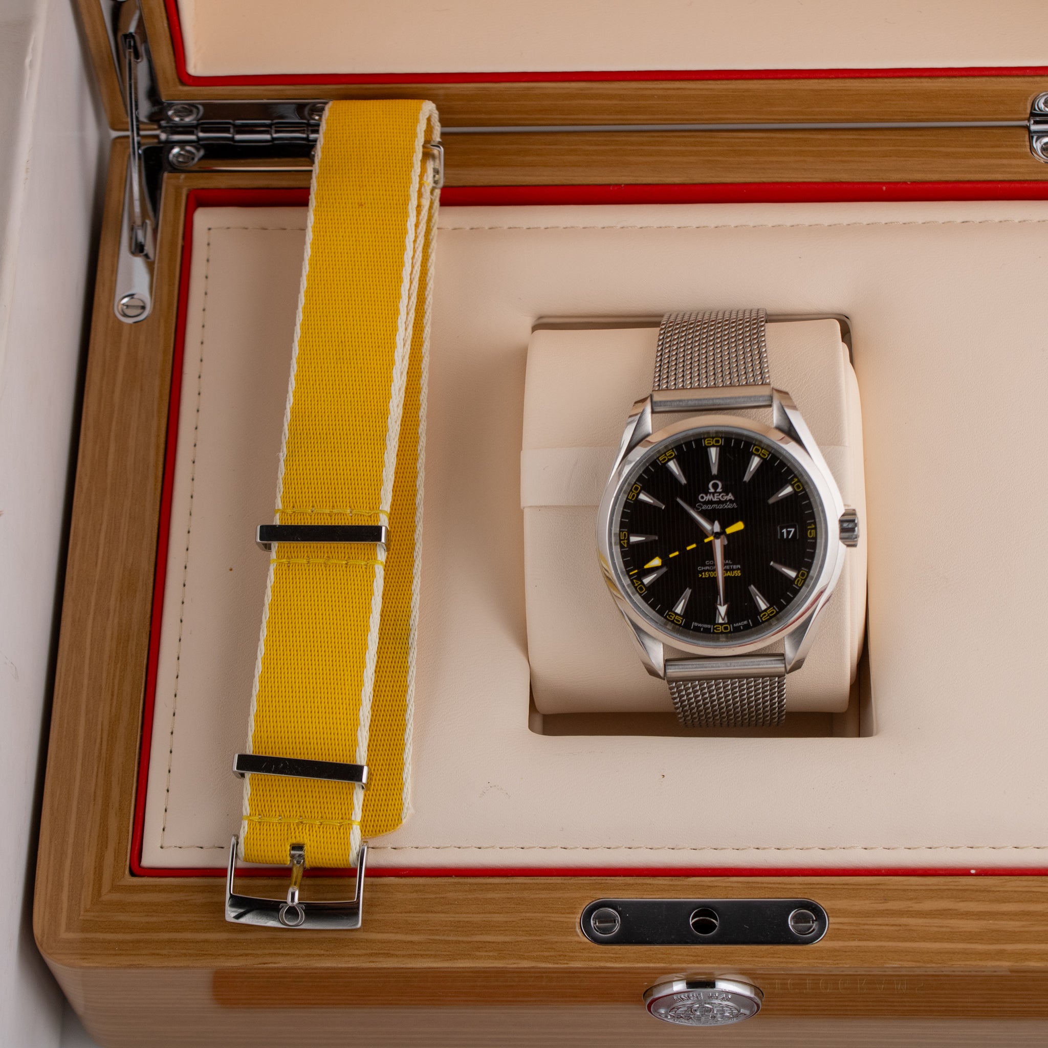 Omega Seamaster Aqua Terra >15,000 Gauss "Bumblebee" 231.12.42.21.01.001 Full Set