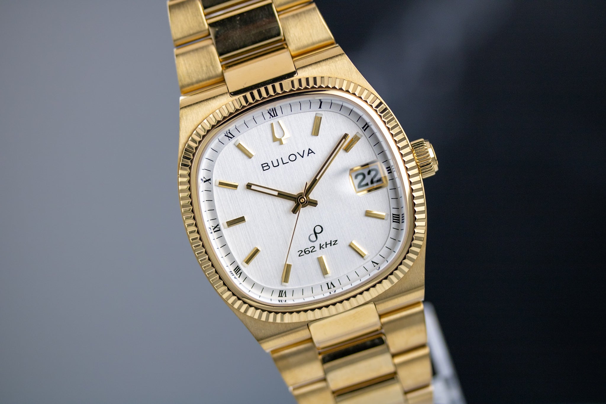 Bulova Super Seville White Dial on Bracelet Complete Open Date