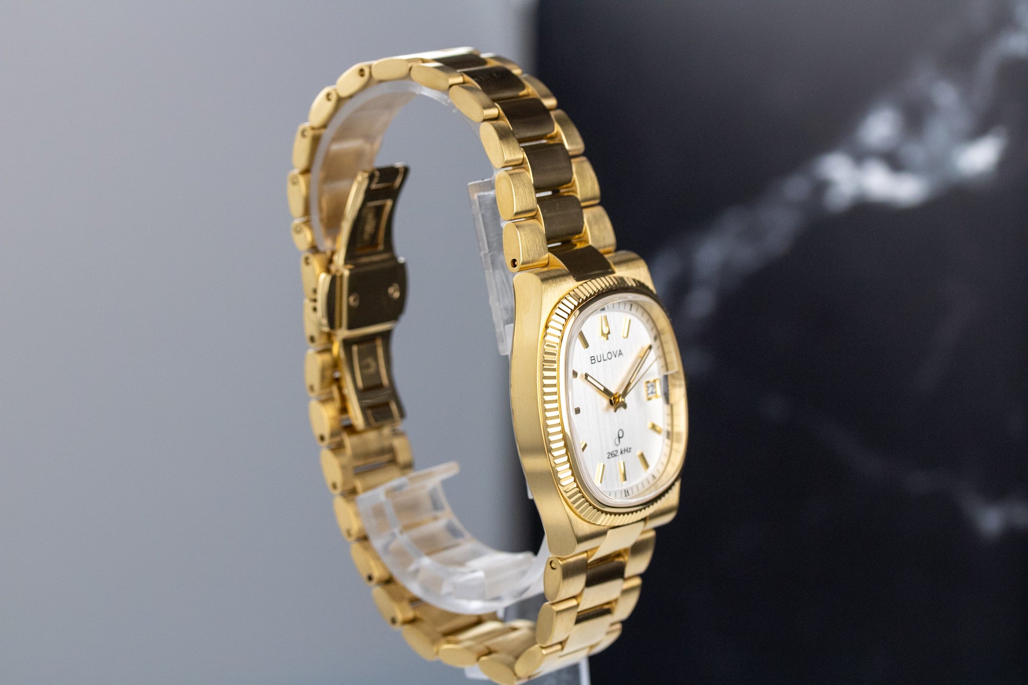 Bulova Super Seville White Dial on Bracelet Complete Open Date