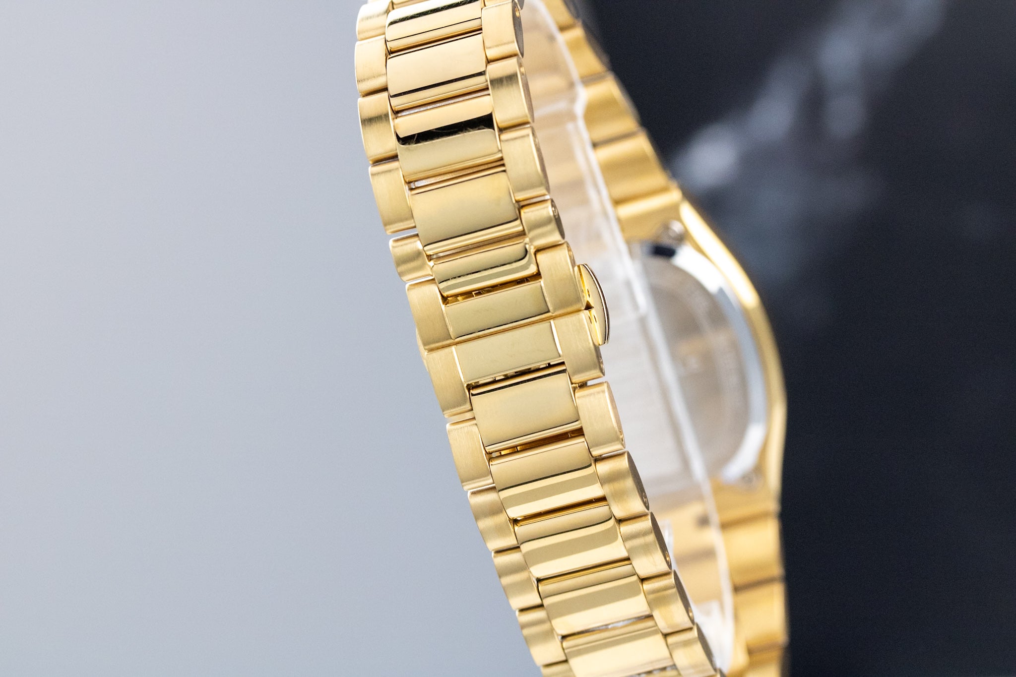 Bulova Super Seville White Dial on Bracelet Complete Open Date