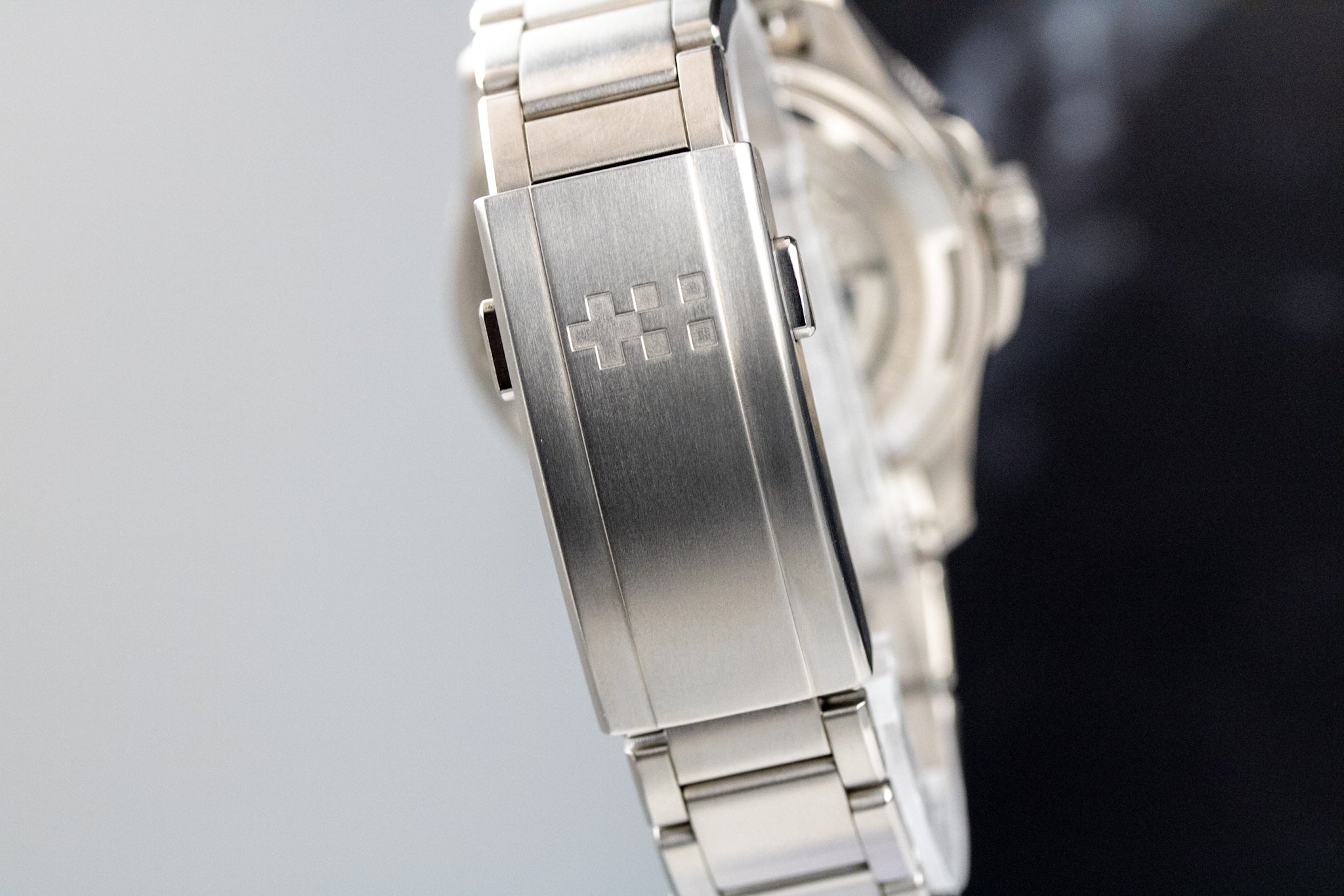 Christopher Ward Titanium Lumiere Yellow Dial on Bracelet C60 300 Ti Lumiere Yellow Complete 2026