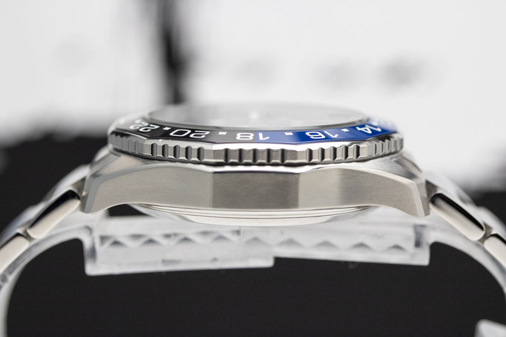 TAG Heuer Aquaracer Professional 300 GMT “Batman” WBP5114.BA0013 Blue Dial 42mm
