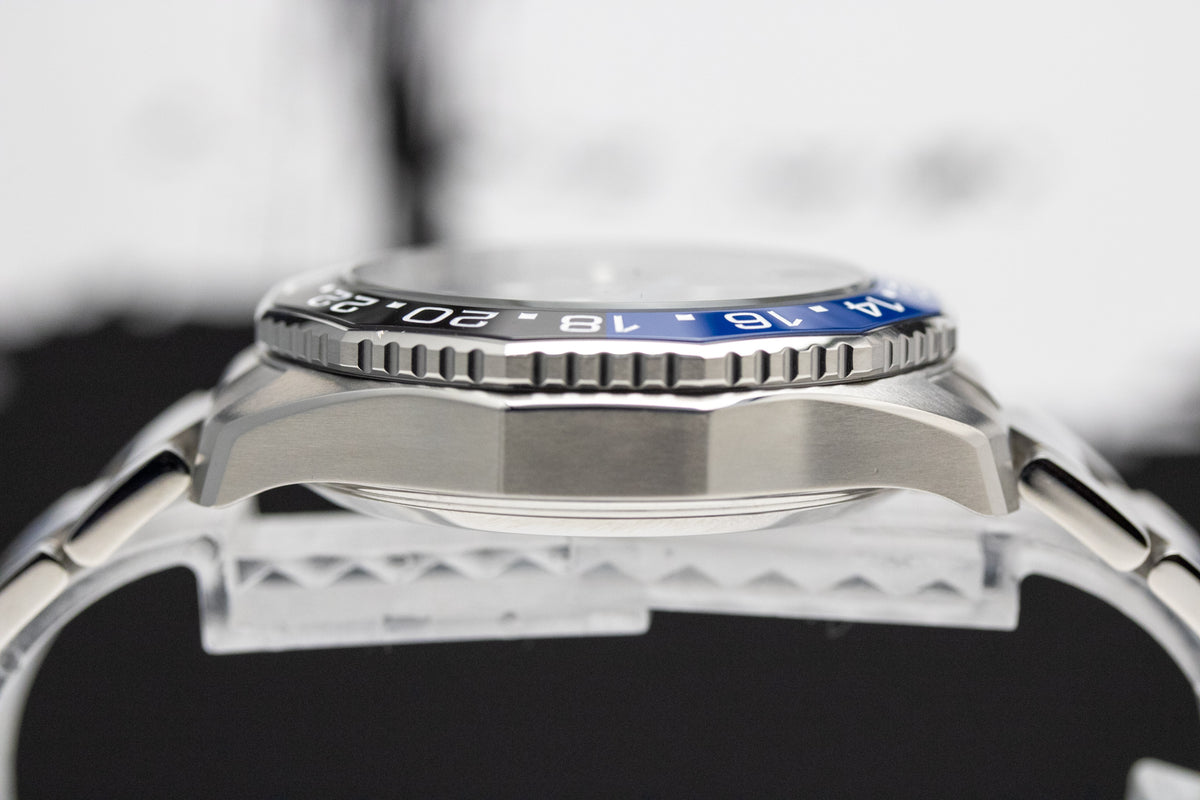 TAG Heuer Aquaracer Professional 300 GMT “Batman” WBP5114.BA0013 Blue Dial 42mm