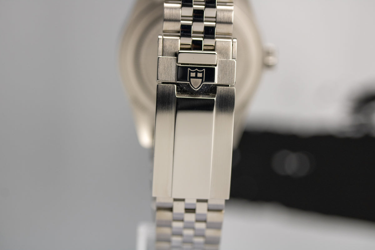 Tudor Black Bay 58 Burgundy 7939A1A0RU METAS 39mm Five-Link Bracelet