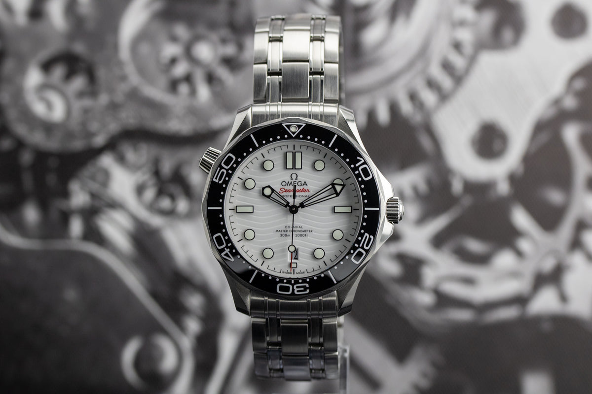 Omega Seamaster Diver 300M 210.30.42.20.04.001 White Dial Master Chronometer 42mm