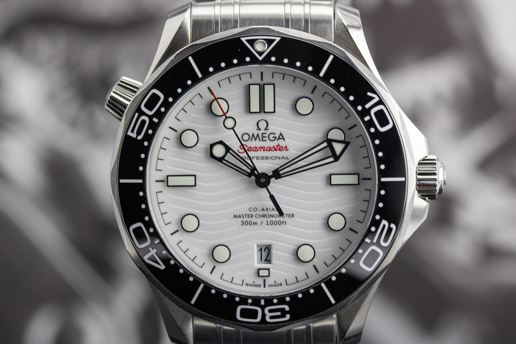Omega Seamaster Diver 300M 210.30.42.20.04.001 White Dial Master Chronometer 42mm