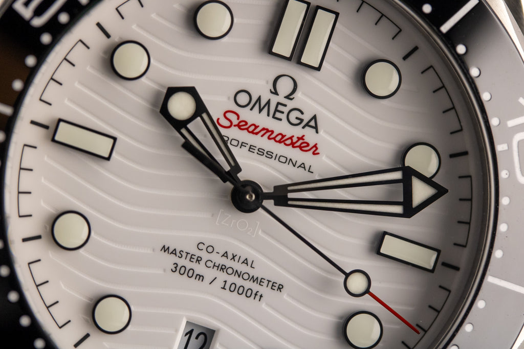Omega Seamaster Diver 300M 210.30.42.20.04.001 White Dial Master Chronometer 42mm