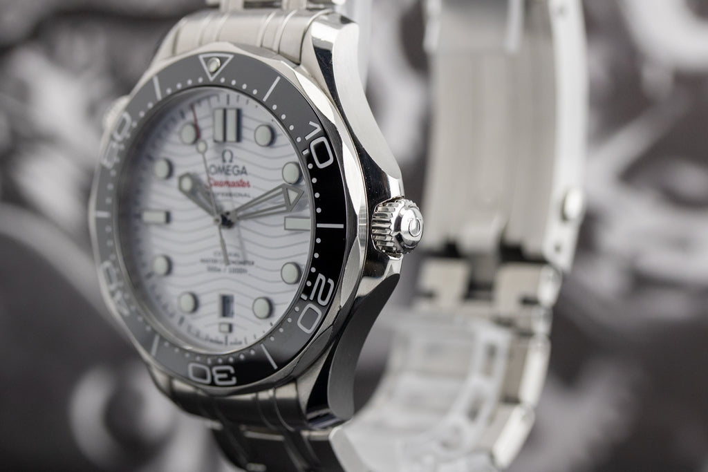 Omega Seamaster Diver 300M 210.30.42.20.04.001 White Dial Master Chronometer 42mm