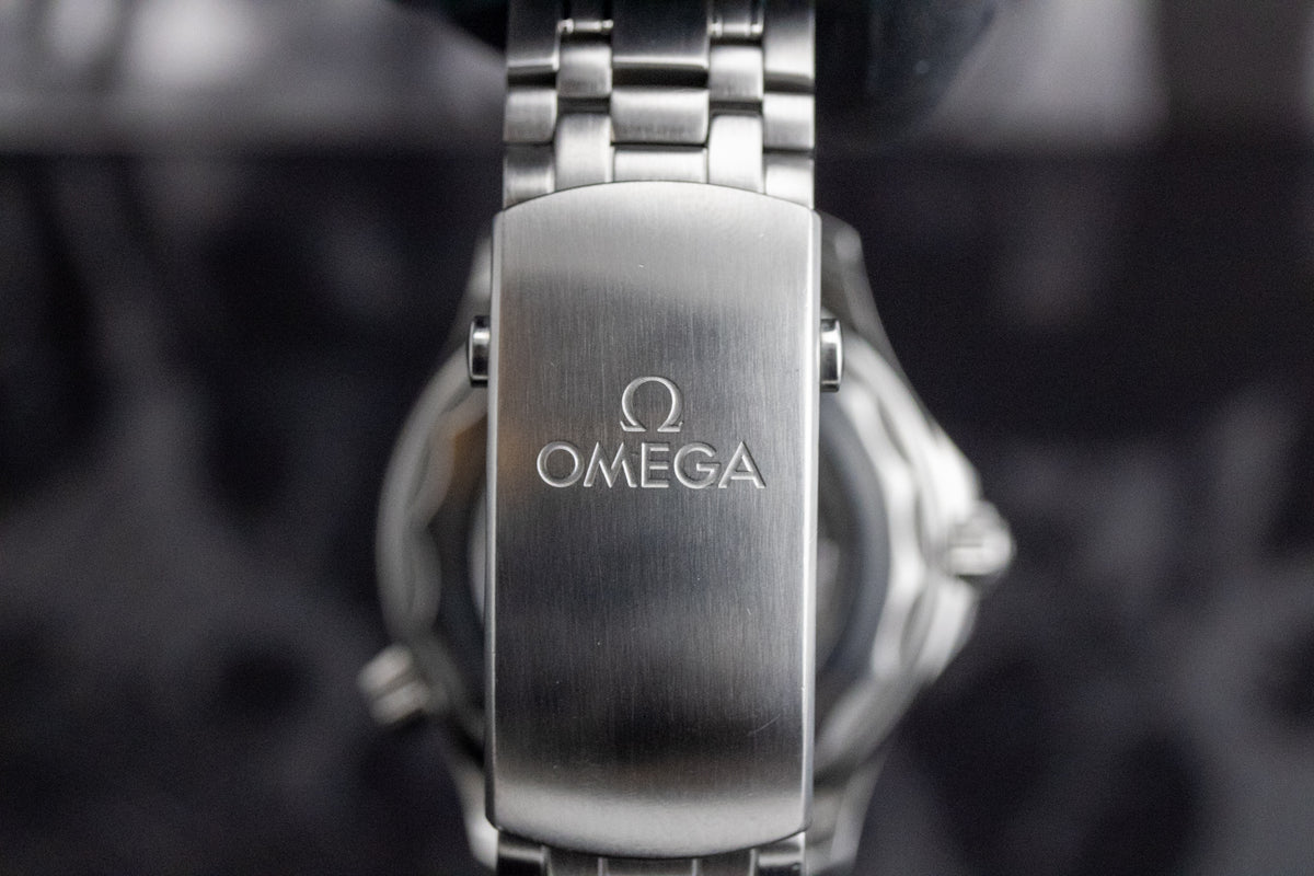 Omega Seamaster Diver 300M 210.30.42.20.04.001 White Dial Master Chronometer 42mm