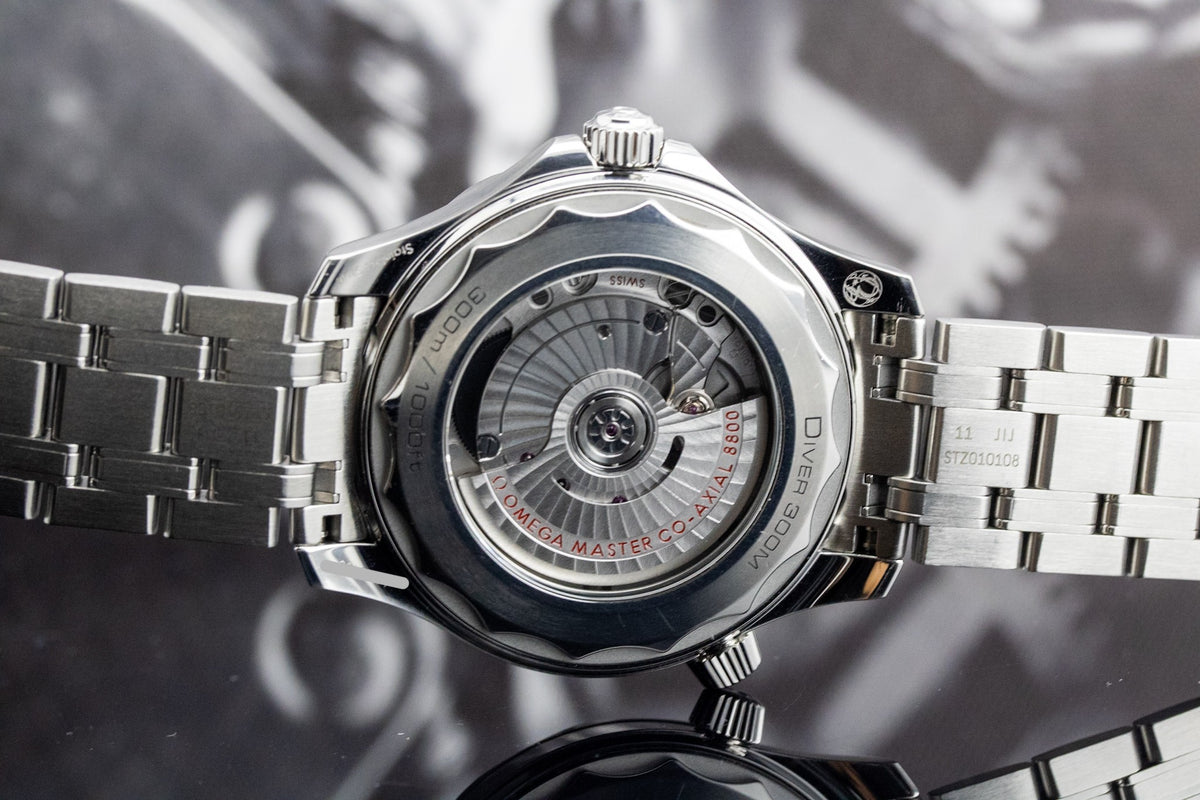 Omega Seamaster Diver 300M 210.30.42.20.04.001 White Dial Master Chronometer 42mm