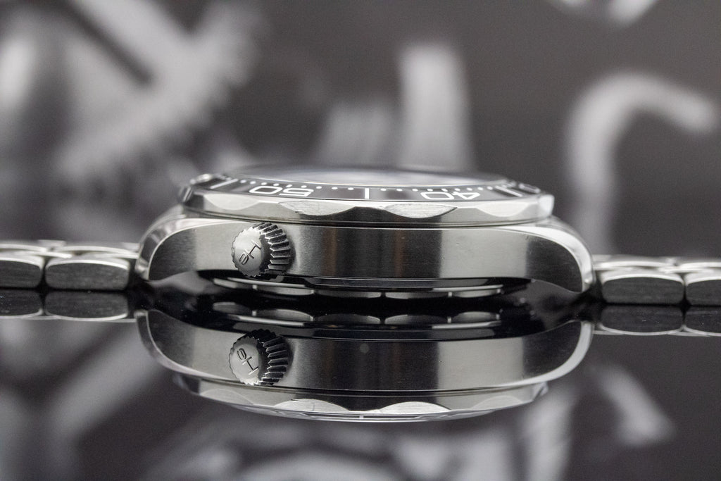 Omega Seamaster Diver 300M 210.30.42.20.04.001 White Dial Master Chronometer 42mm