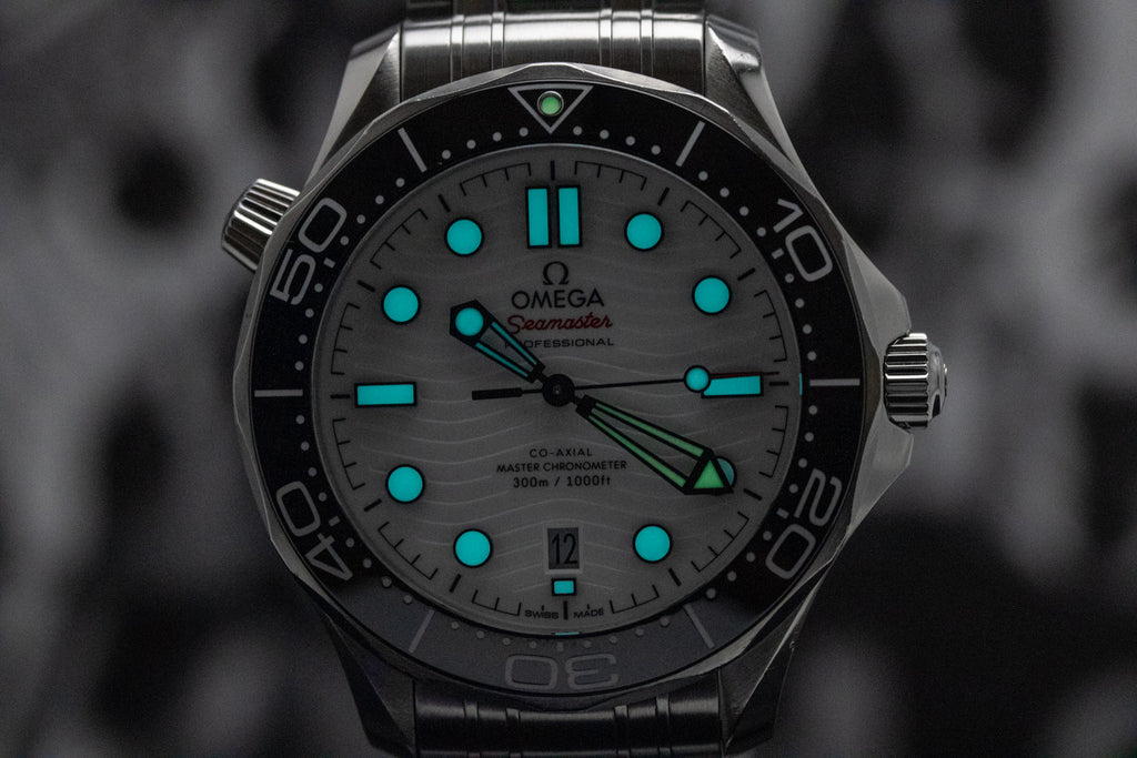 Omega Seamaster Diver 300M 210.30.42.20.04.001 White Dial Master Chronometer 42mm