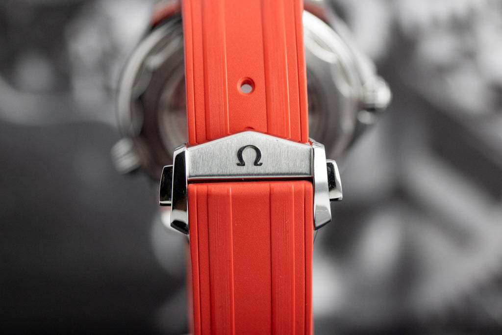 Omega Seamaster Diver 300M 210.30.42.20.04.001 White Dial Full Set + OEM Red Rubber Strap