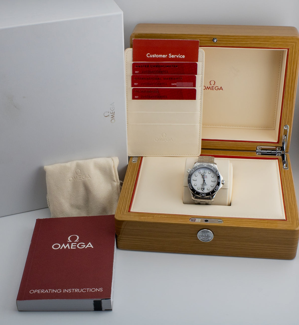 Omega Seamaster Diver 300M 210.30.42.20.04.001 White Dial Master Chronometer 42mm