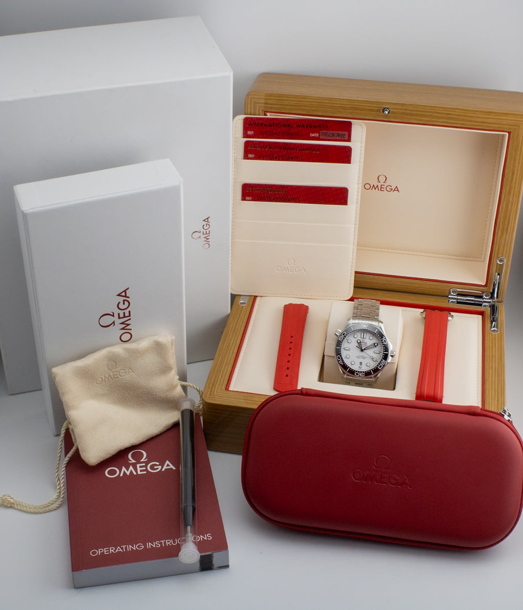 Omega Seamaster Diver 300M 210.30.42.20.04.001 White Dial Full Set + OEM Red Rubber Strap