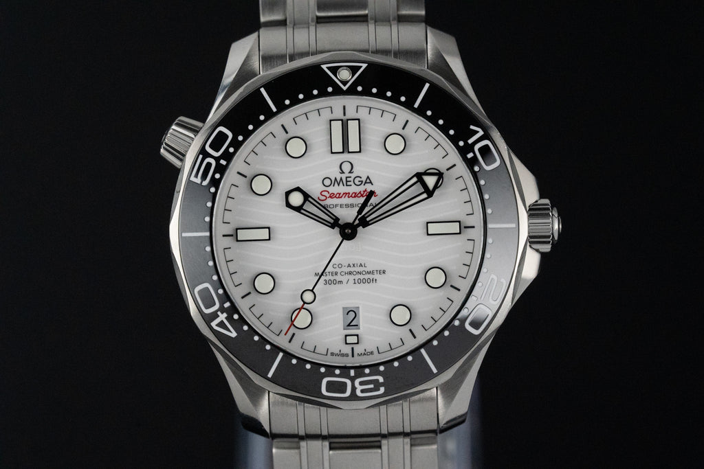 Omega Seamaster Diver 300M 210.30.42.20.04.001 White Dial + OEM Red Rubber Full Set