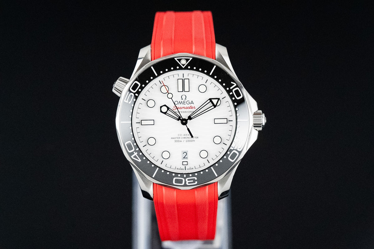 Omega Seamaster Diver 300M 210.30.42.20.04.001 White Dial + OEM Red Rubber Full Set