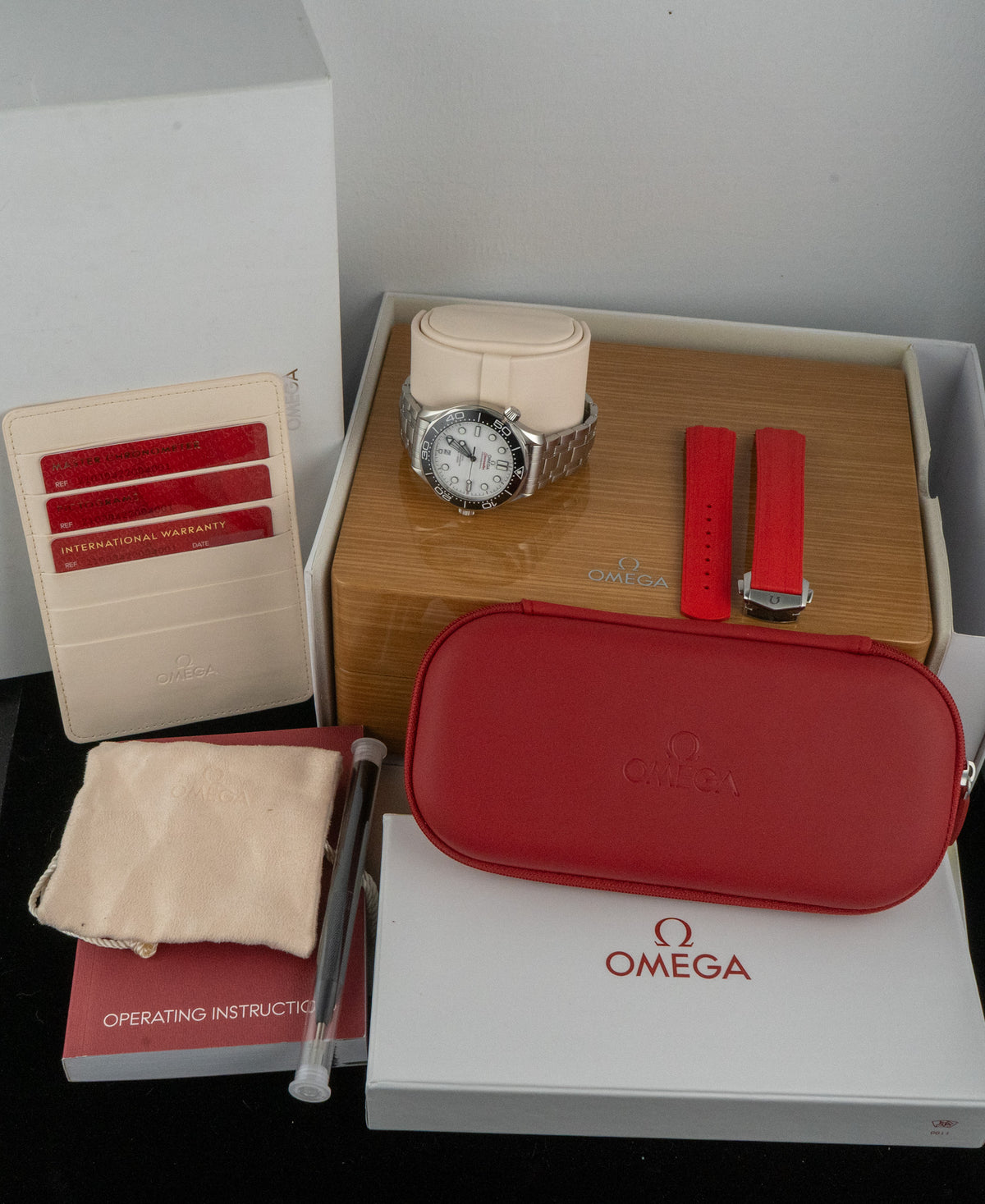 Omega Seamaster Diver 300M 210.30.42.20.04.001 White Dial + OEM Red Rubber Full Set