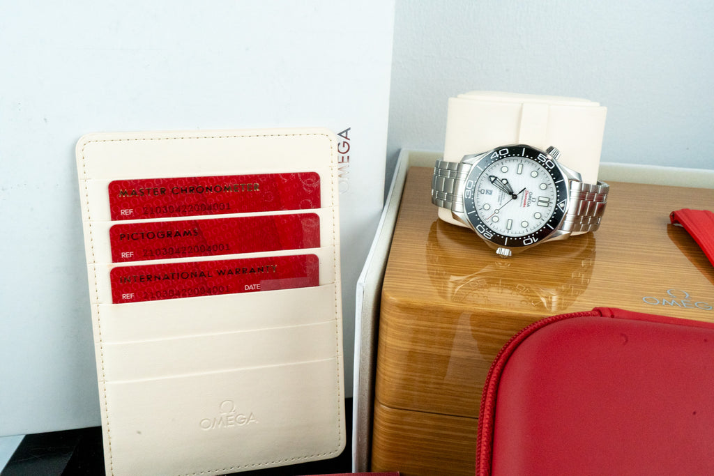 Omega Seamaster Diver 300M 210.30.42.20.04.001 White Dial + OEM Red Rubber Full Set