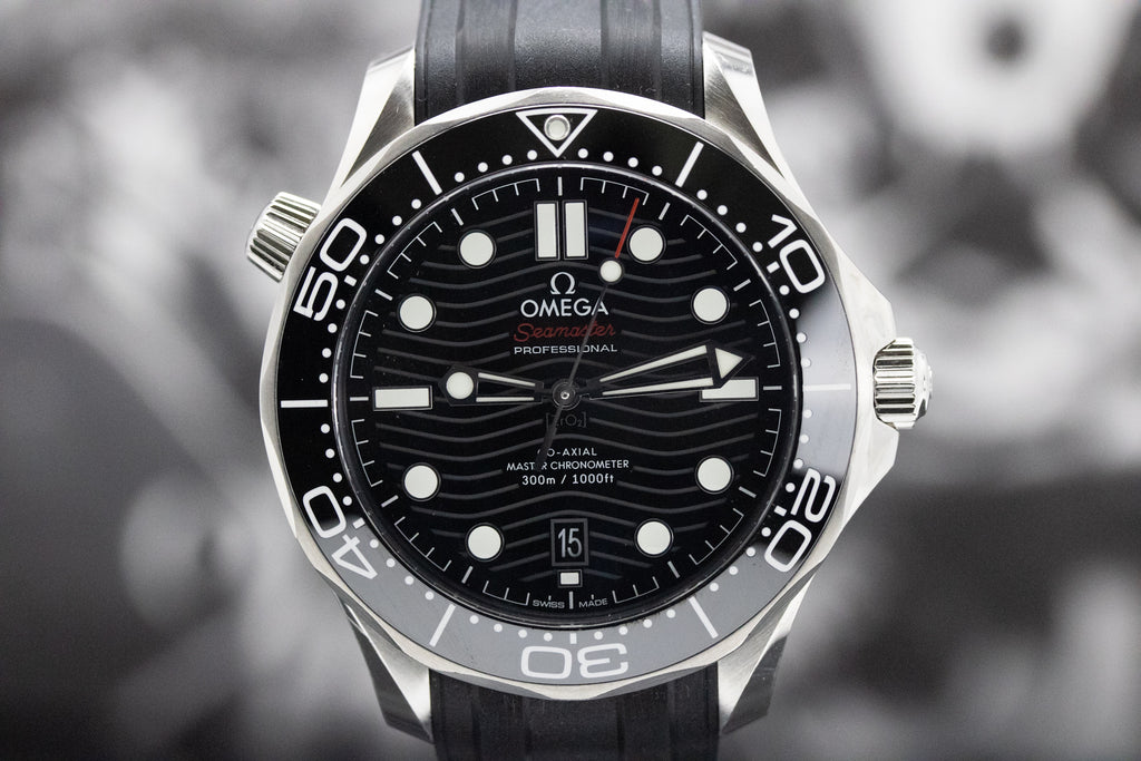 Omega Seamaster Diver 300M 210.32.42.20.01.001 Black Dial Rubber Strap 42mm