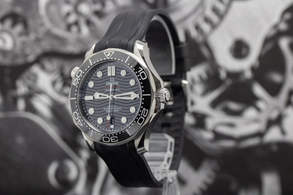 Omega Seamaster Diver 300M 210.32.42.20.01.001 Black Dial Rubber Strap 42mm