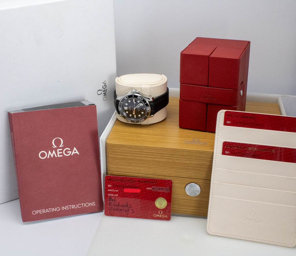 Omega Seamaster Diver 300M 210.32.42.20.01.001 Black Dial Rubber Strap 42mm