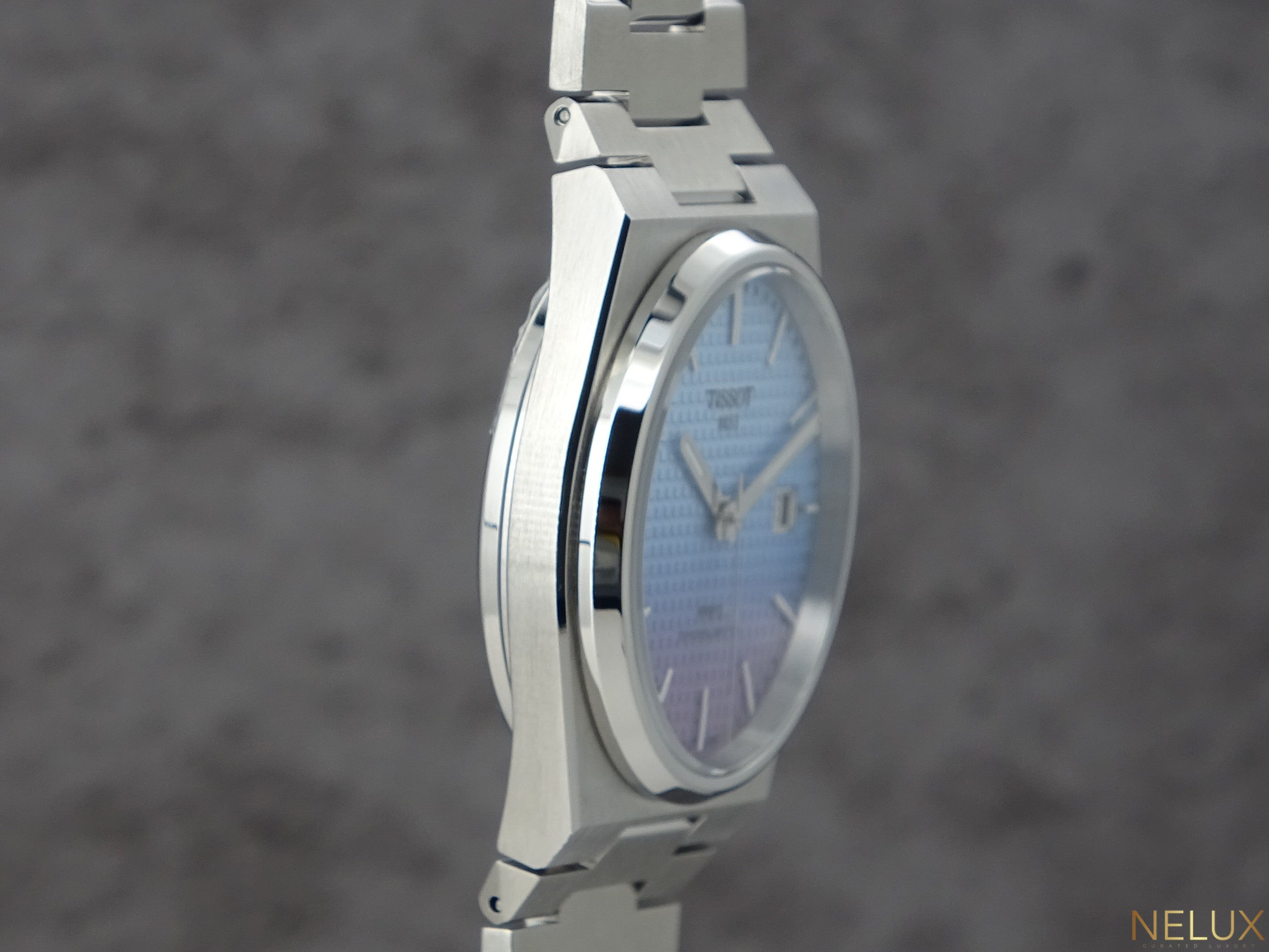 2025 Tissot PRX Powermatic 80 – 40mm – Gradient Blue Dial – Ref. T137.407.11.351.01 – Full Set