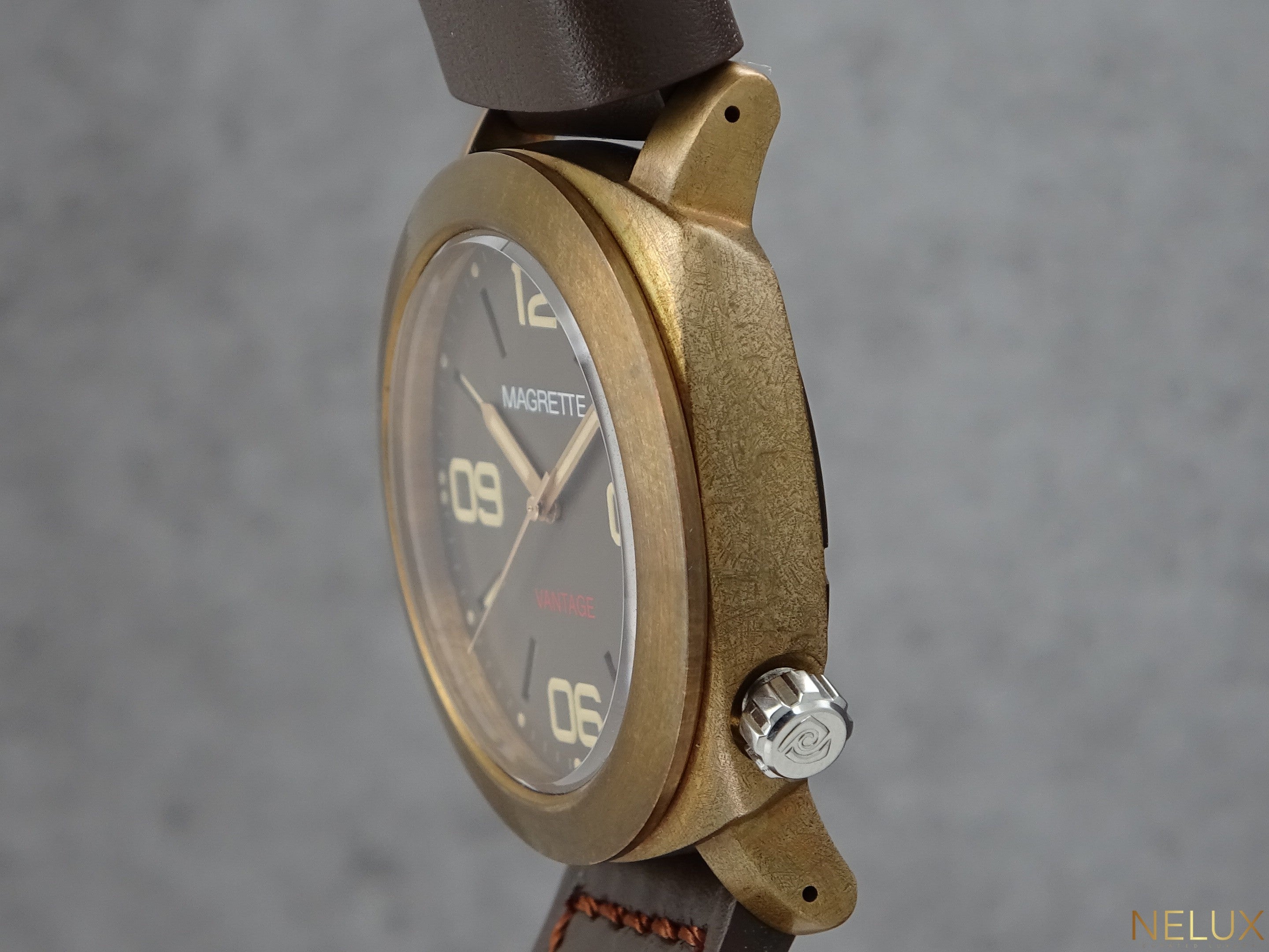 Magrette Vantage Bronze – Full Set – Unworn NATO & Black Strap