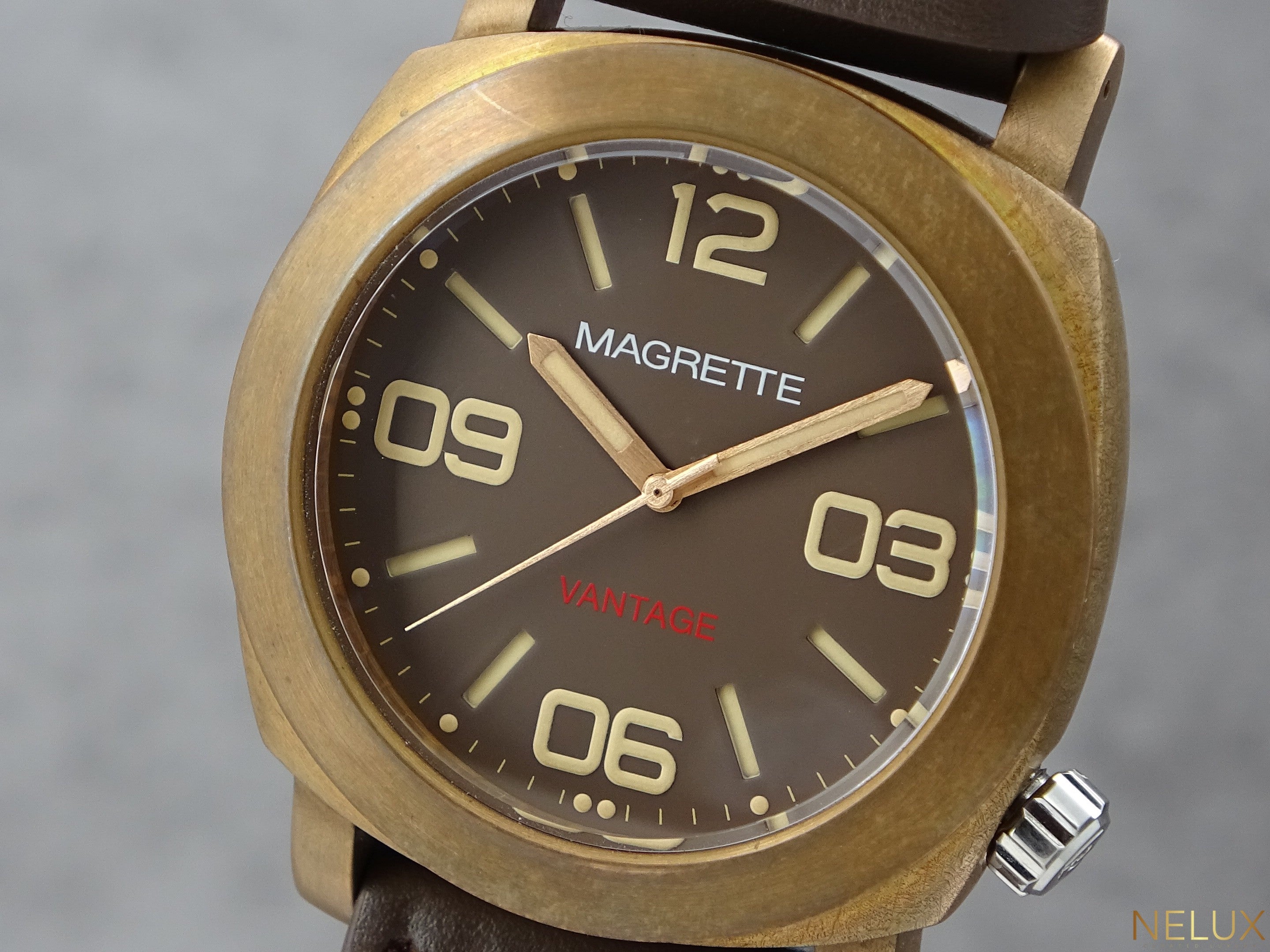 Magrette Vantage Bronze – Full Set – Unworn NATO & Black Strap