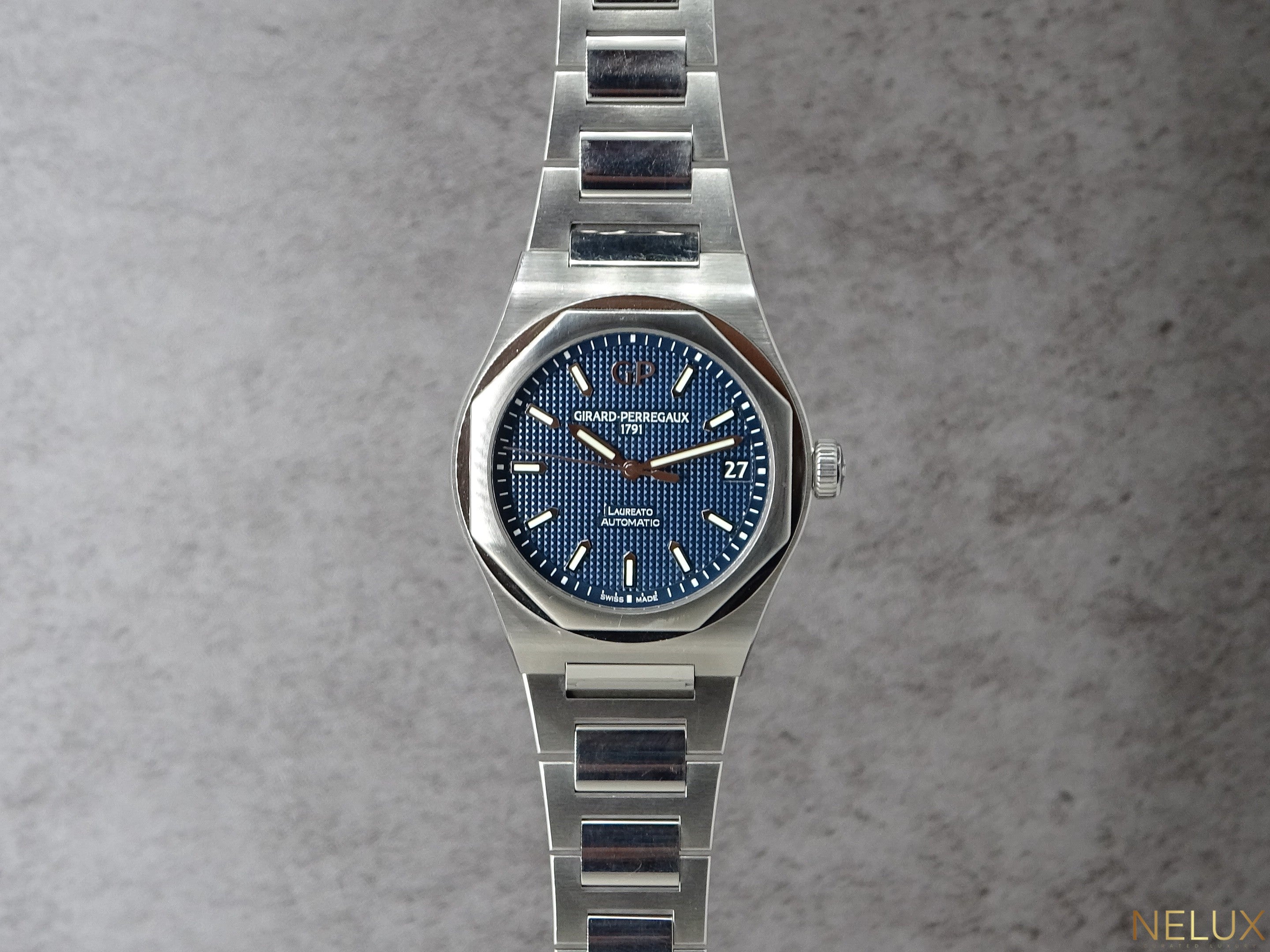 2022 Girard-Perregaux Laureato 42 Automatic 81010-11-431-11A – Full Set + Extra Straps