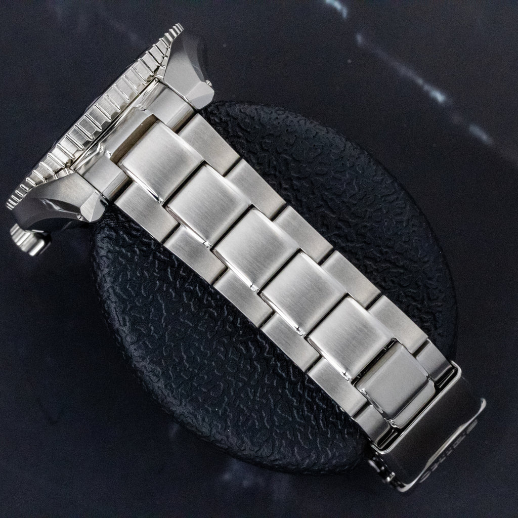 Seiko Prospex White Dial on Steel SPB427J1 Complete Open Date