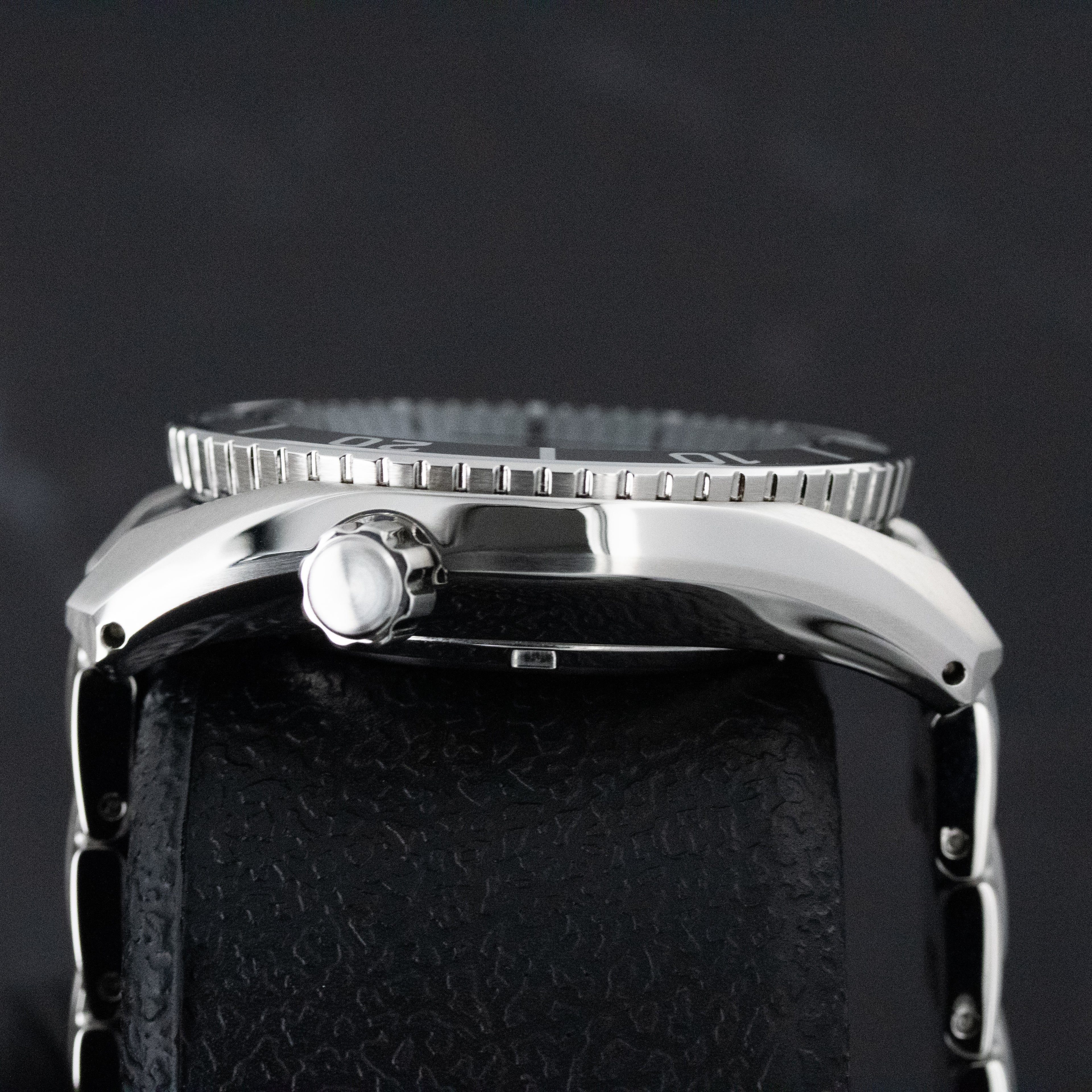 Seiko Prospex White Dial on Steel SPB427J1 Complete Open Date