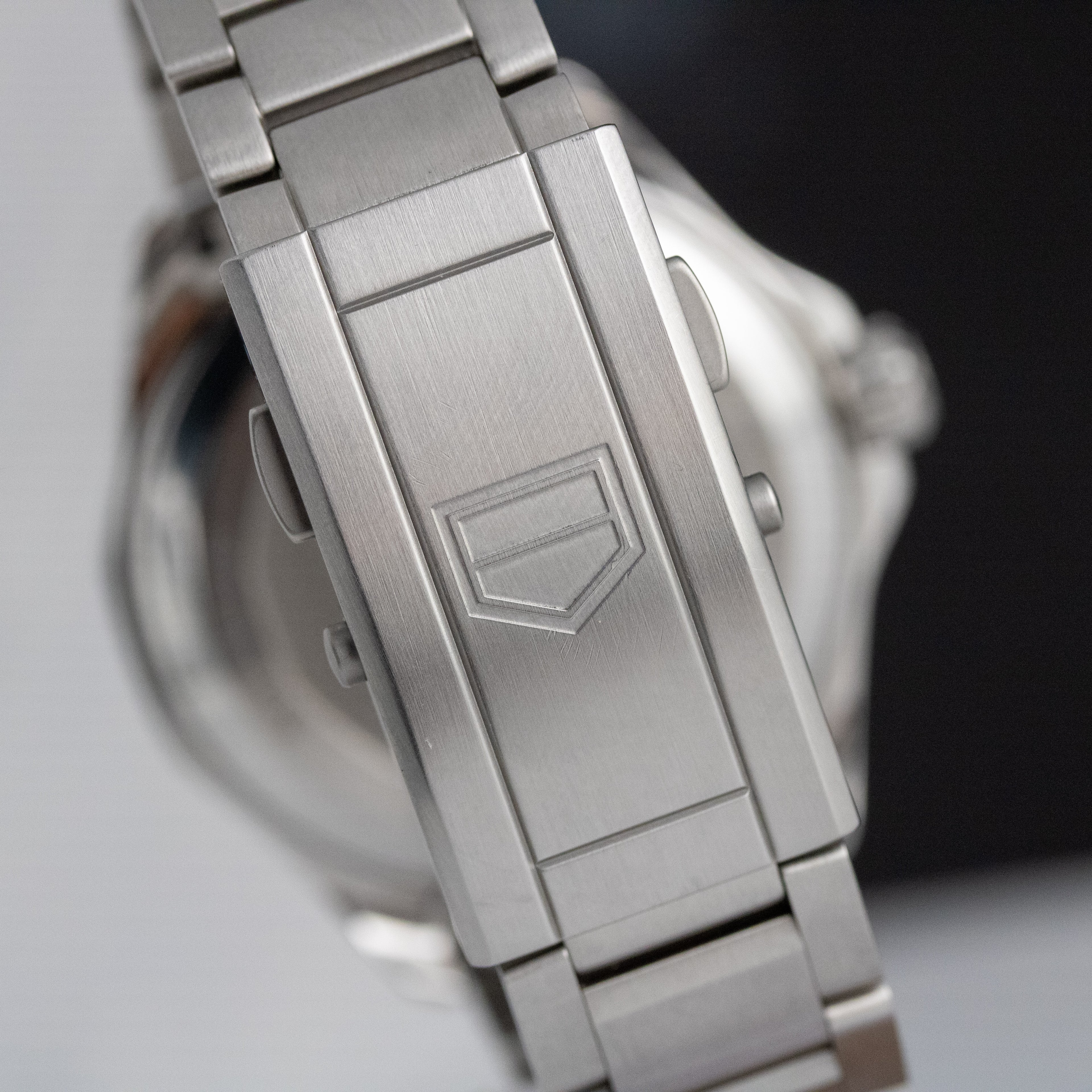 Tag Heuer Aquaracer Professional 300 GMT Automatic GMT Blue Dial on Bracelet WBP5114.BA0013 2024
