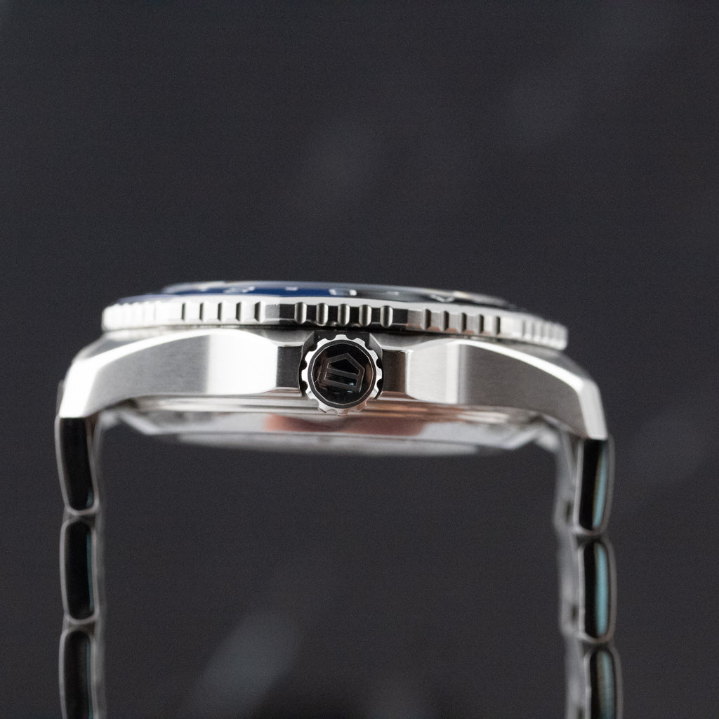 Tag Heuer Aquaracer Professional 300 GMT Automatic GMT Blue Dial on Bracelet WBP5114.BA0013 2024