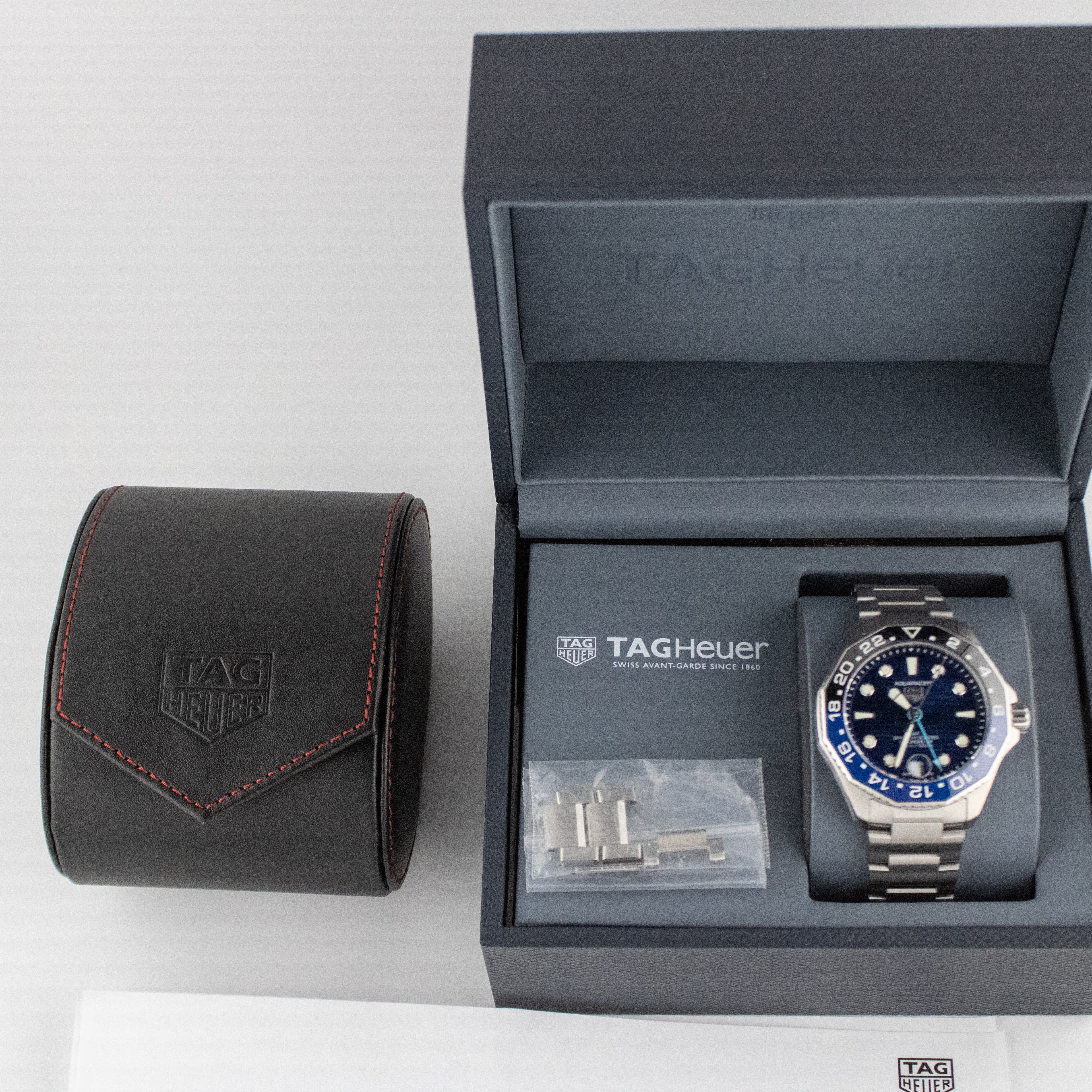 Tag Heuer Aquaracer Professional 300 GMT Automatic GMT Blue Dial on Bracelet WBP5114.BA0013 2024