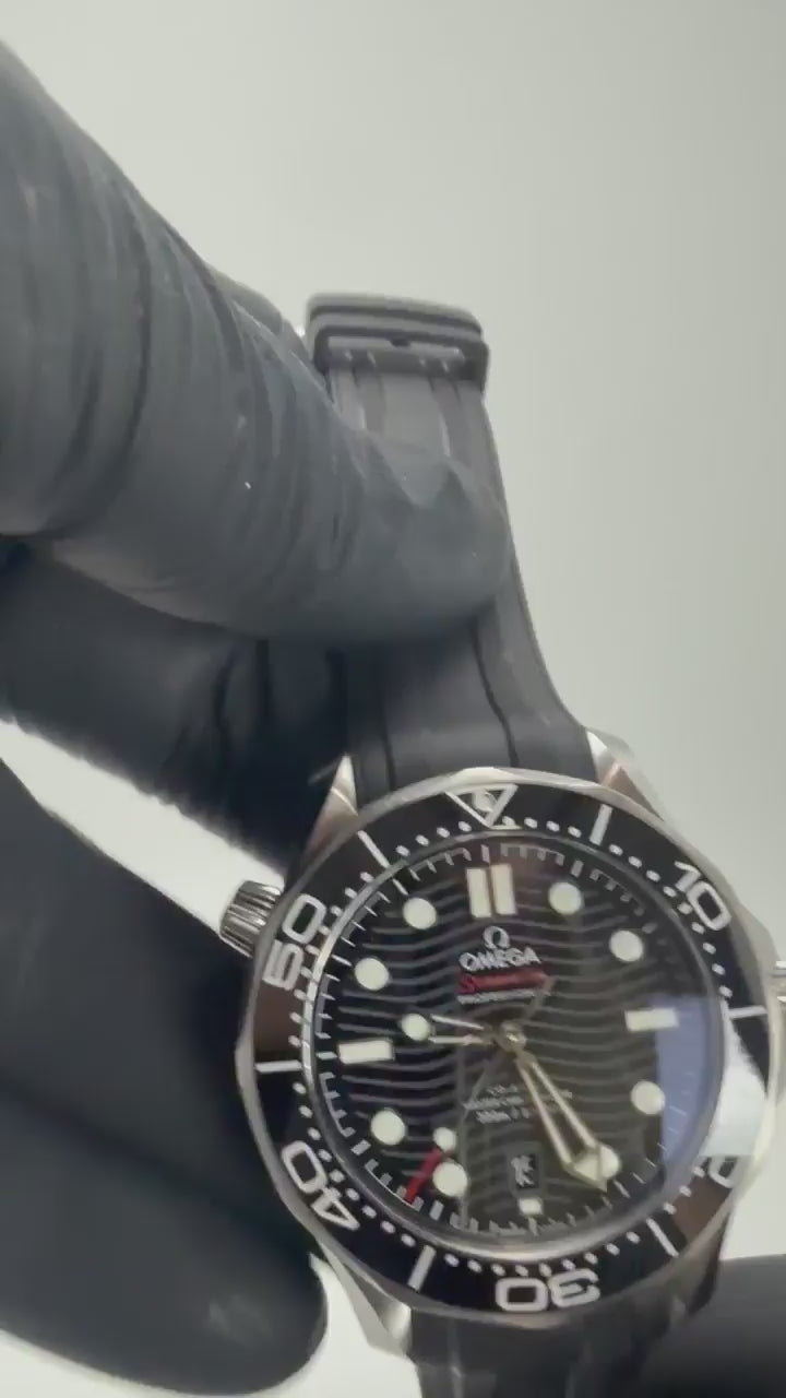 Omega Seamaster Diver 300M 210.32.42.20.01.001 Black Dial Rubber Strap 42mm